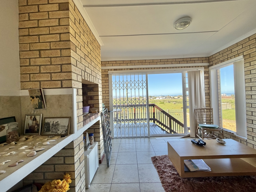 3 Bedroom Property for Sale in Wavecrest Eastern Cape